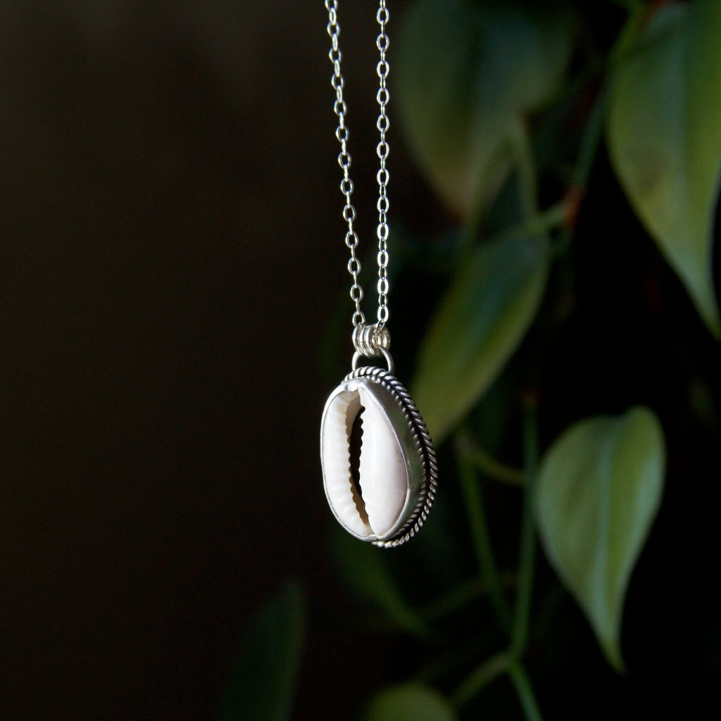 Cowrie Shell Detailed Sterling Silver Necklace